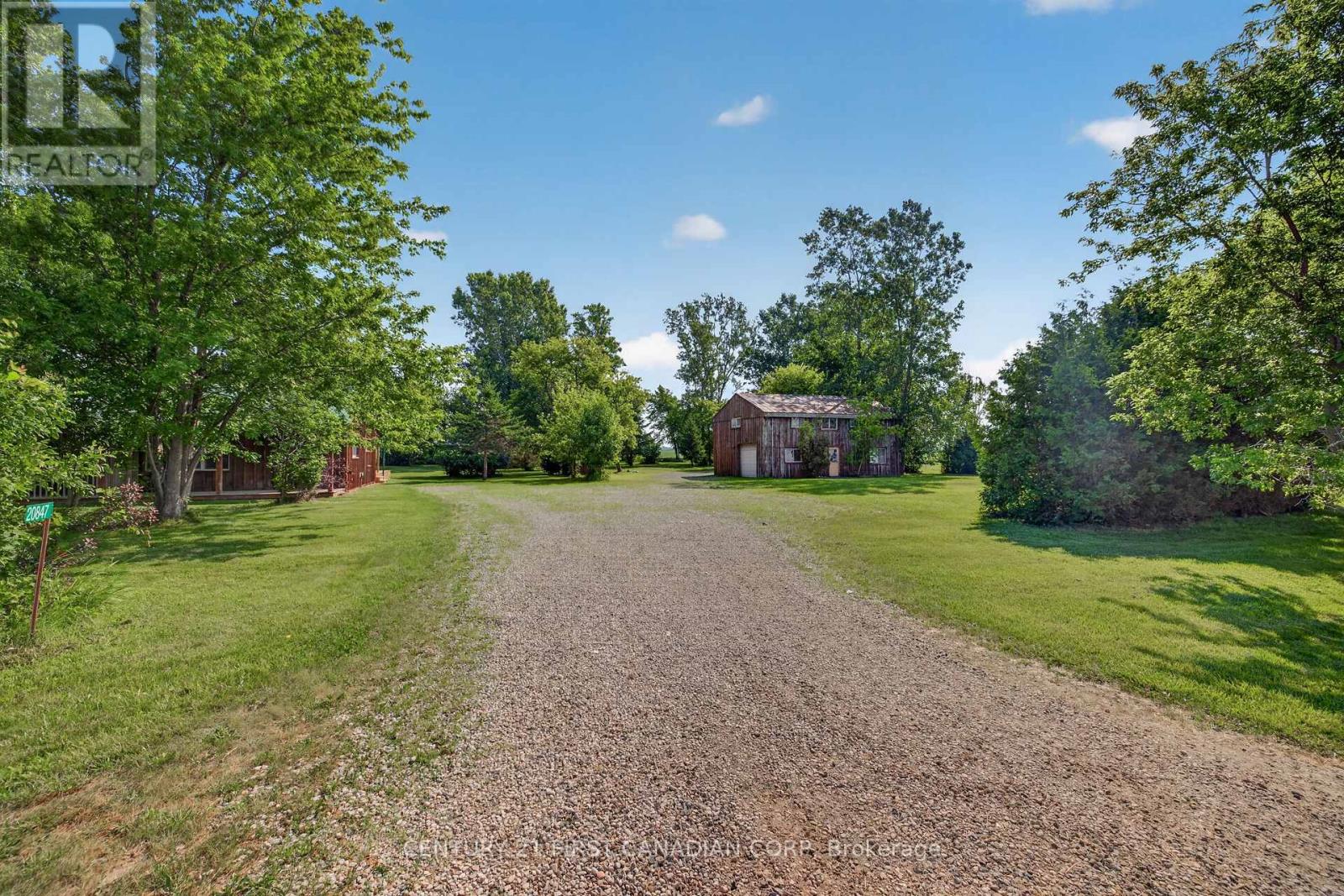 20847 VICTORIA ROAD - 40