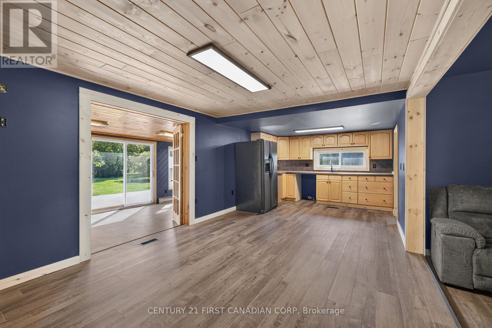 20847 VICTORIA ROAD - 6