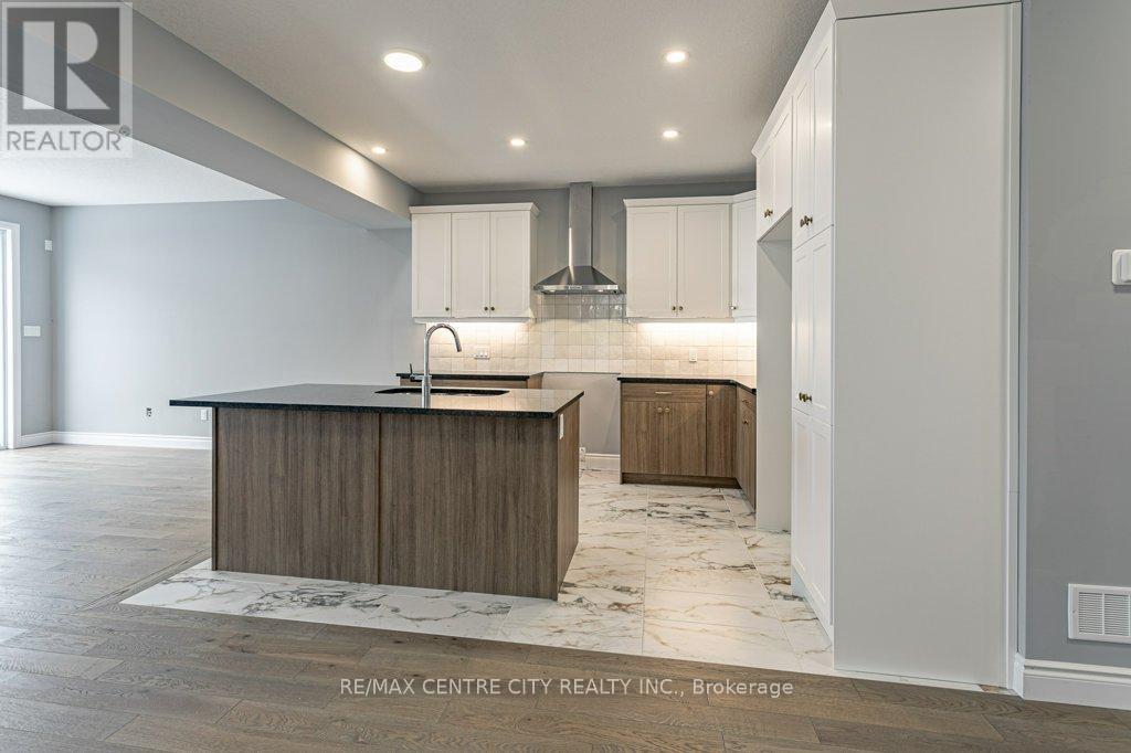 1596 NOAH BEND - 8