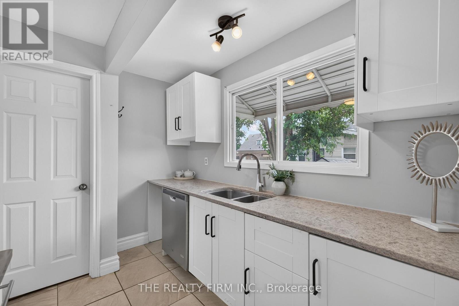 6 APPEL STREET - Image 17