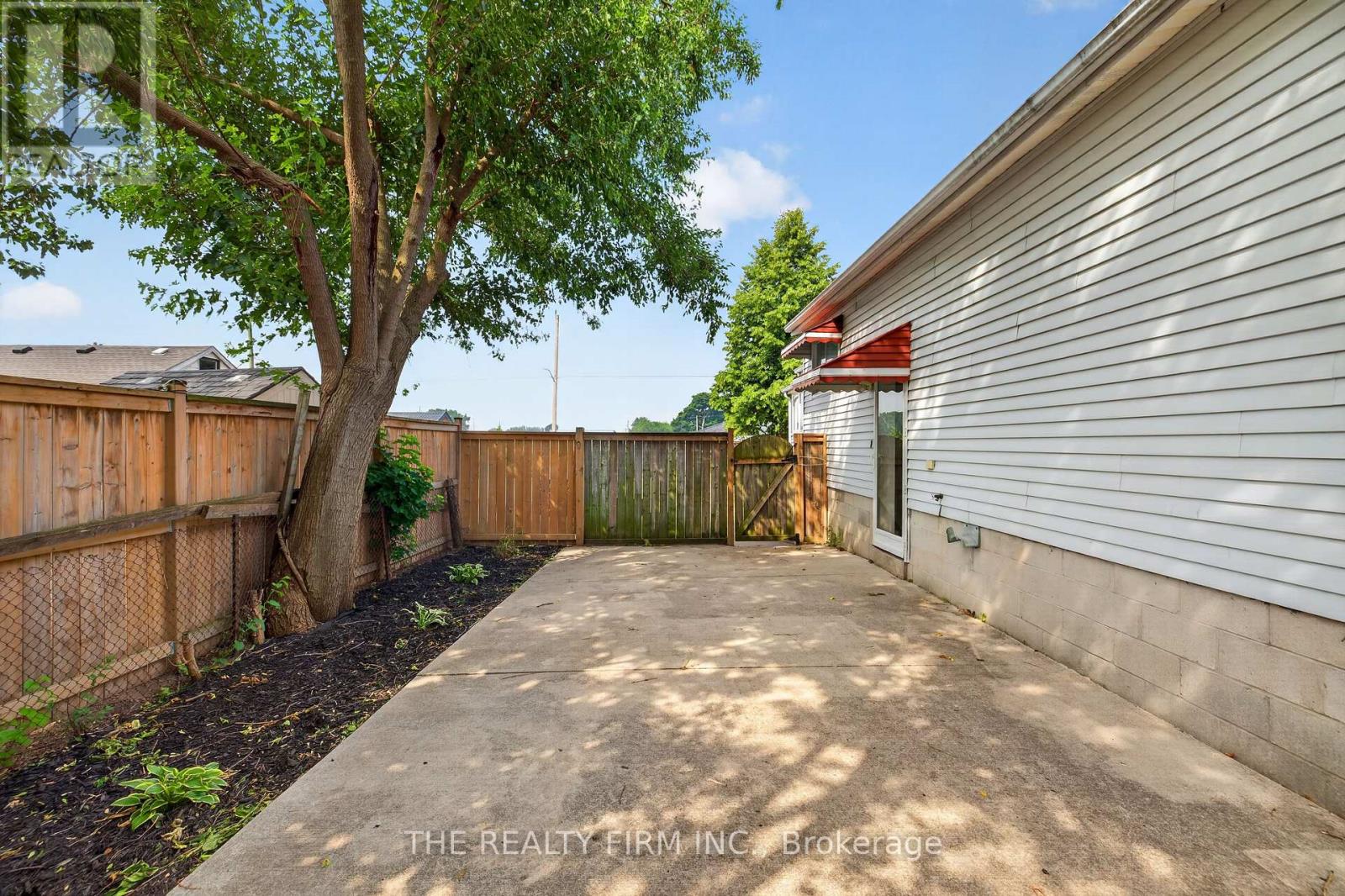 6 APPEL STREET - Image 36