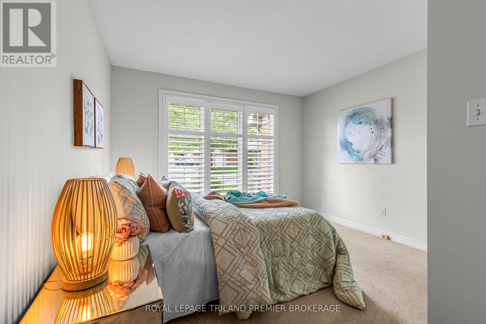 #7 1755 LOUISE BOULEVARD - 22