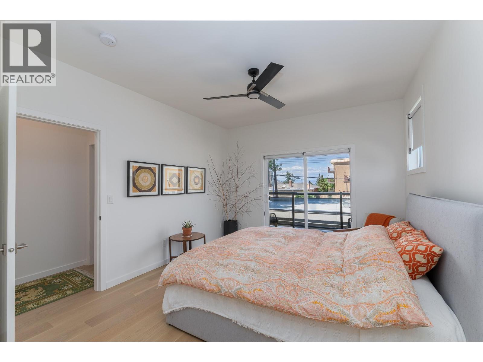 #102 589 CHURCHILL Avenue - 33