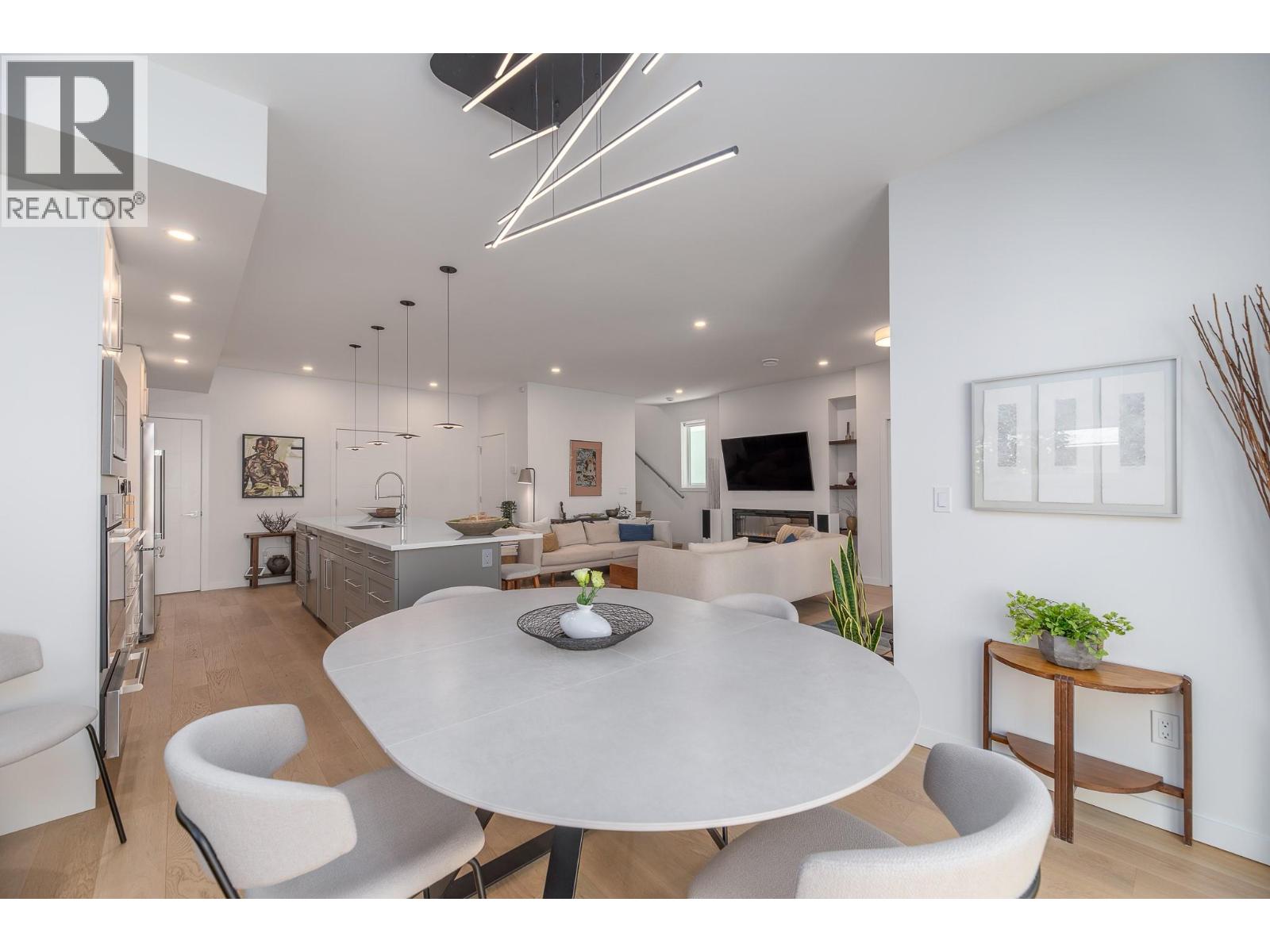 #102 589 CHURCHILL Avenue - 17
