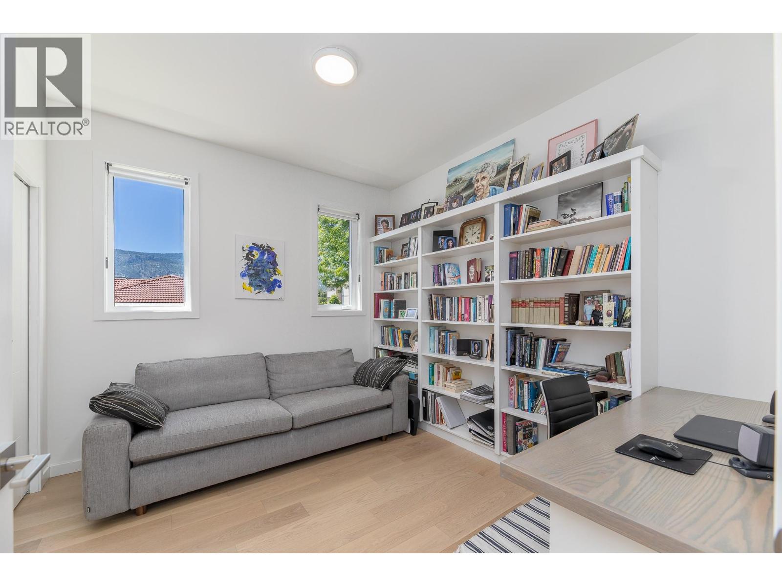 #102 589 CHURCHILL Avenue - 24