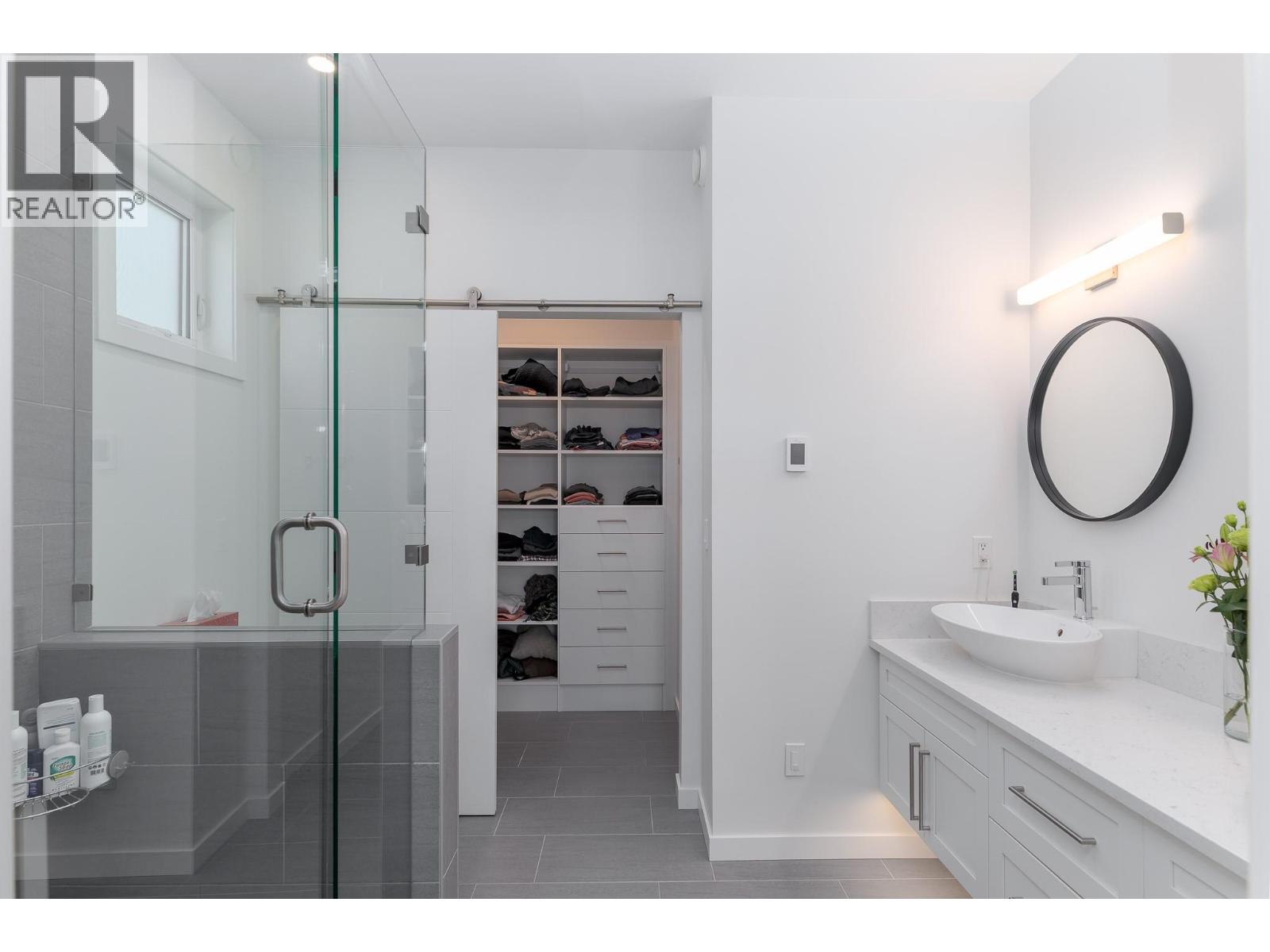 #102 589 CHURCHILL Avenue - 29