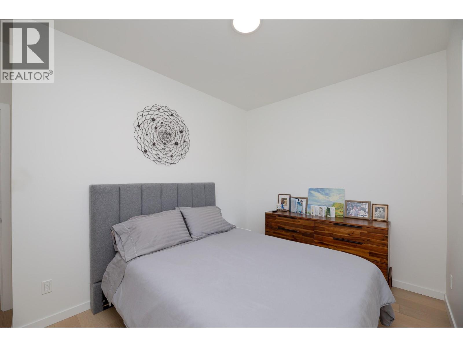#102 589 CHURCHILL Avenue - 26