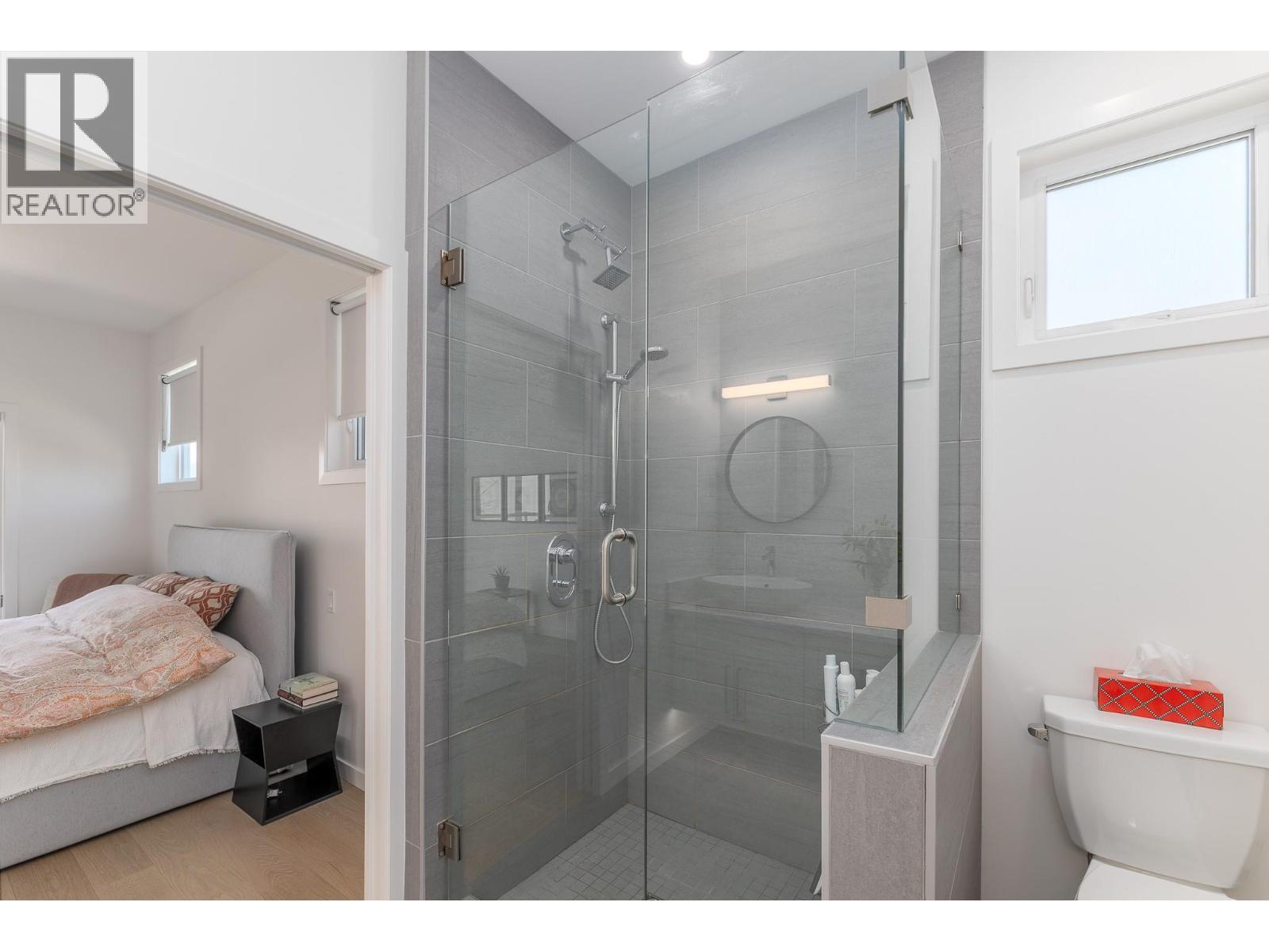 #102 589 CHURCHILL Avenue - 31