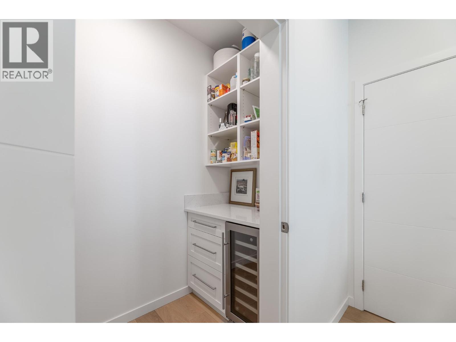 #102 589 CHURCHILL Avenue - 19