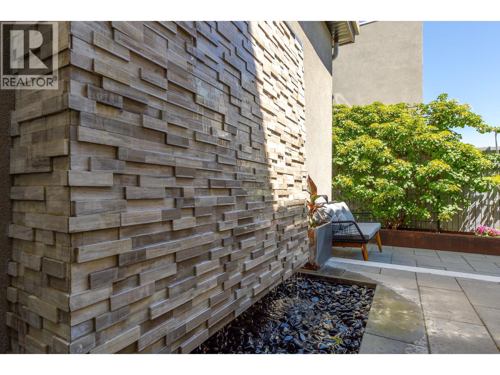 #102 589 CHURCHILL Avenue - 36