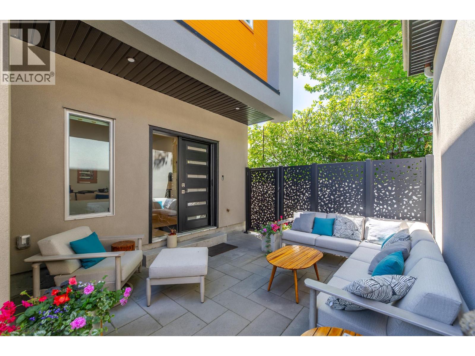 #102 589 CHURCHILL Avenue - 35