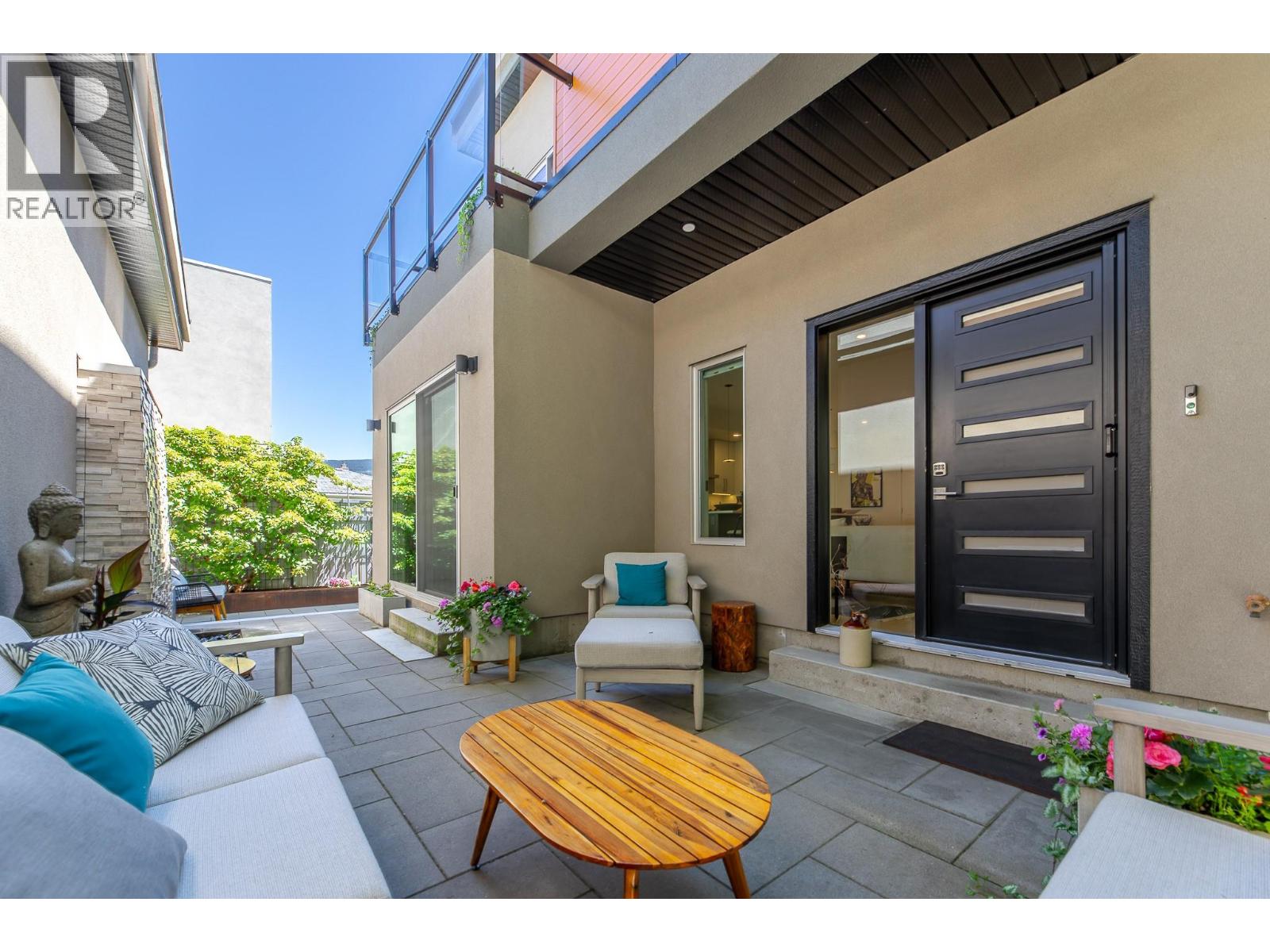 #102 589 CHURCHILL Avenue - 2
