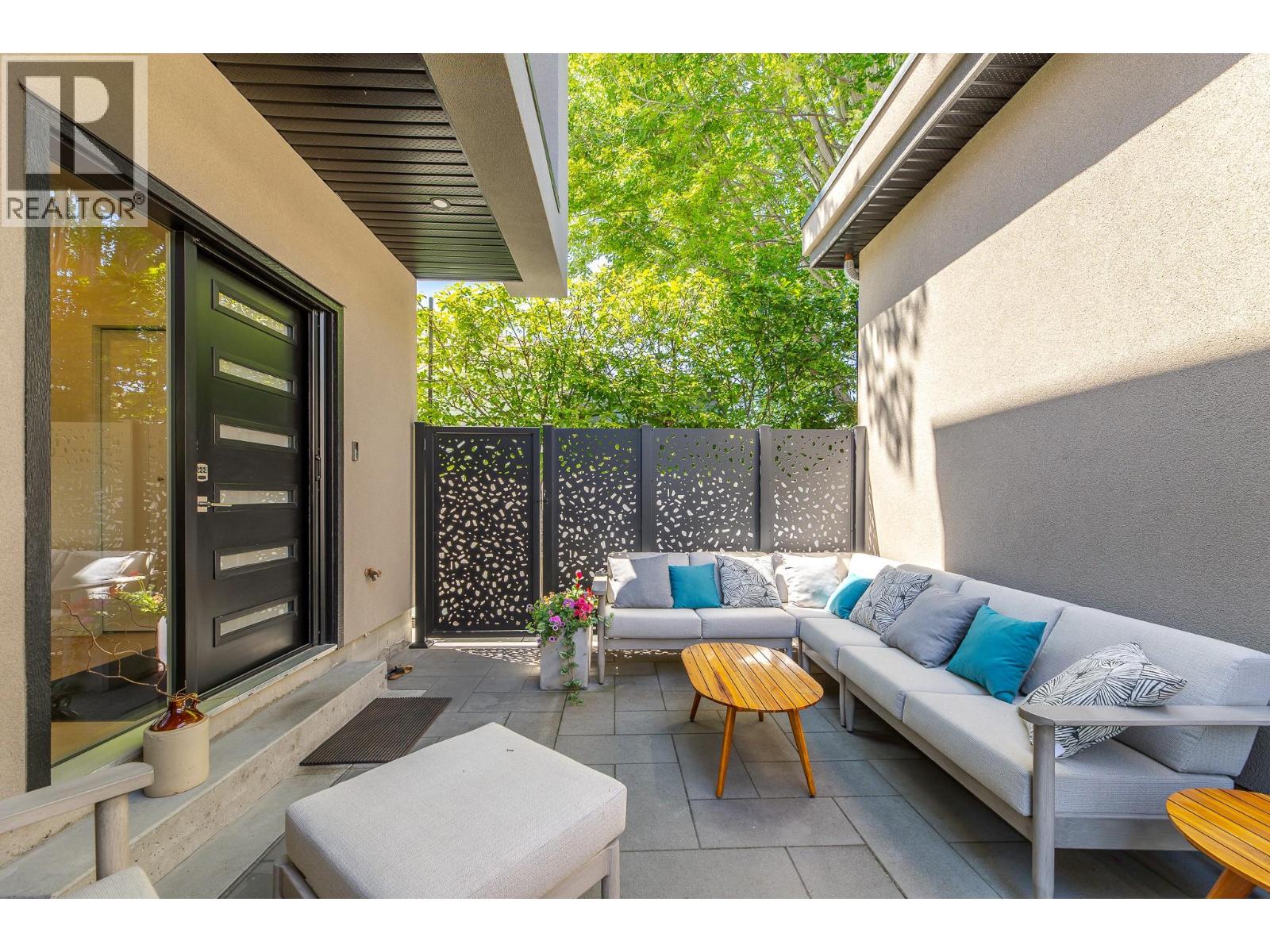 #102 589 CHURCHILL Avenue - 44
