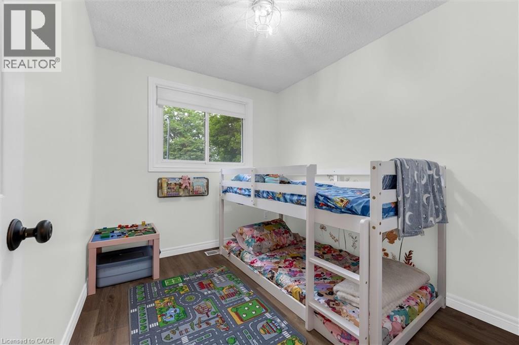 12 WOODS End - 22