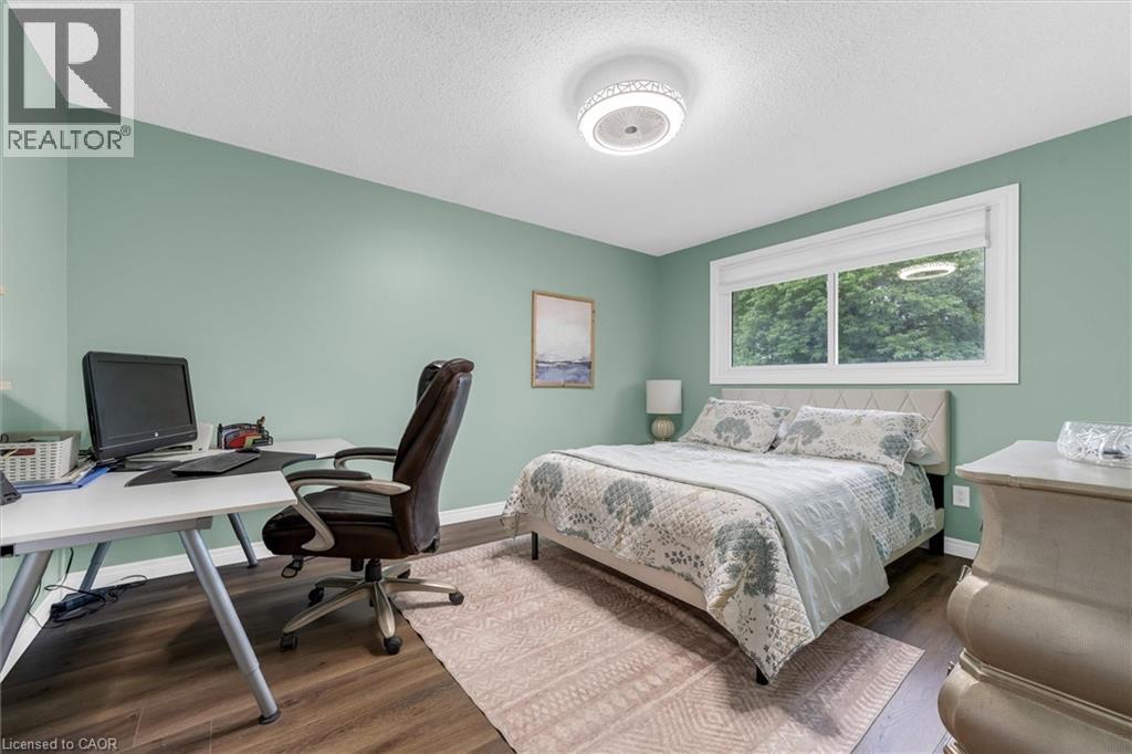 12 WOODS End - 20