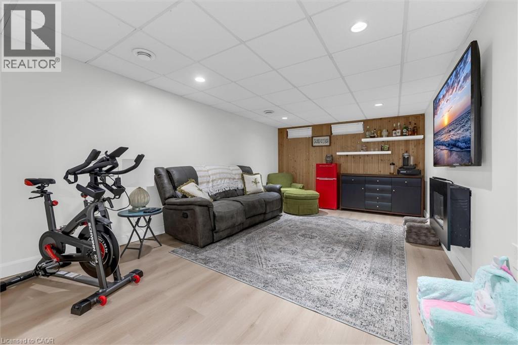 12 WOODS End - 26