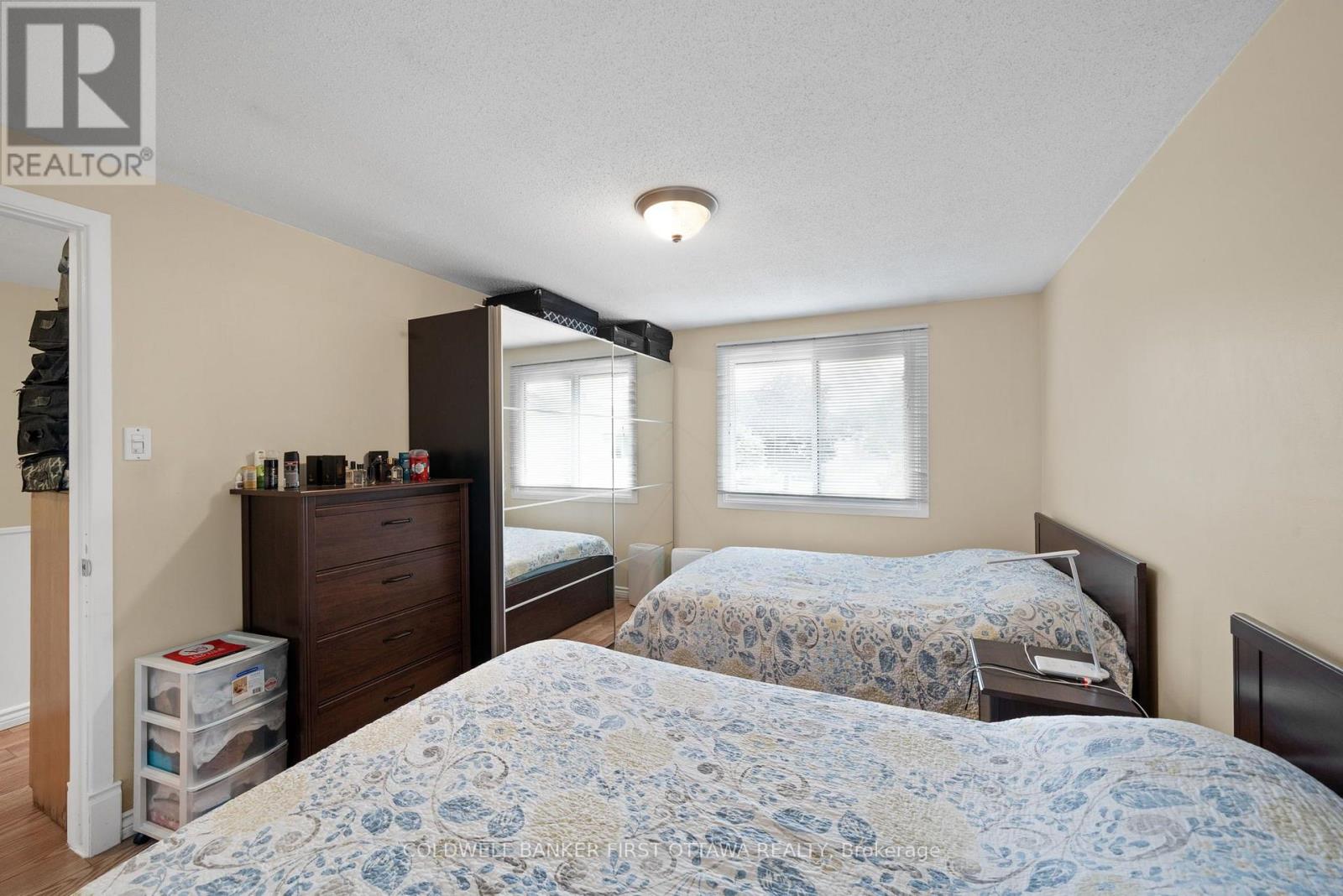 Condos for Sale in Ottawa – 19 – 158 BARROW CRESCENT, Ottawa – By Peter Sagos - Image 25