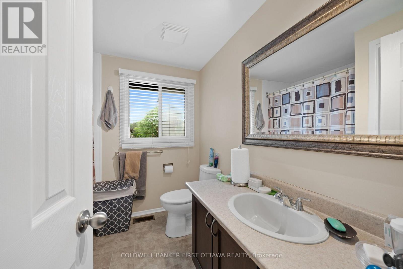 Condos for Sale in Ottawa – 19 – 158 BARROW CRESCENT, Ottawa – By Peter Sagos - Image 27