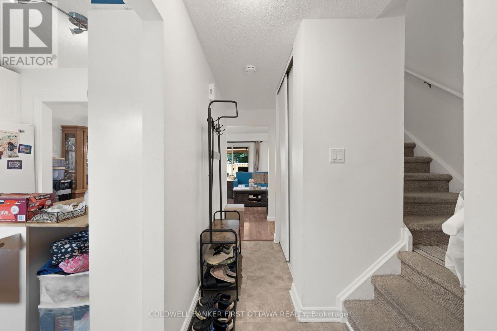 Condos for Sale in Ottawa – 19 – 158 BARROW CRESCENT, Ottawa – By Peter Sagos - Image 6