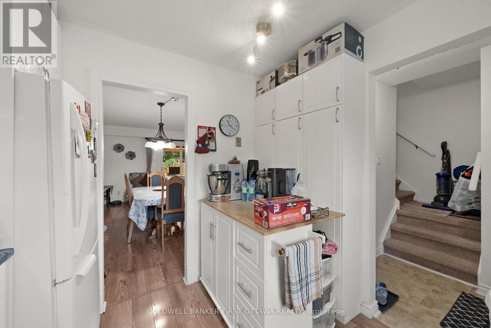 Condos for Sale in Ottawa – 19 – 158 BARROW CRESCENT, Ottawa – By Peter Sagos - Image 9