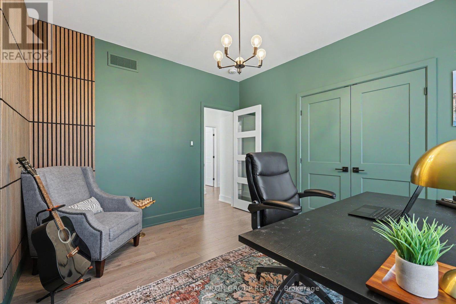 3 Bed, 2 Bath House for Sale in Ottawa – 211 METRIC CIRCLE, Ottawa – MLS# X13575870 - Image 19