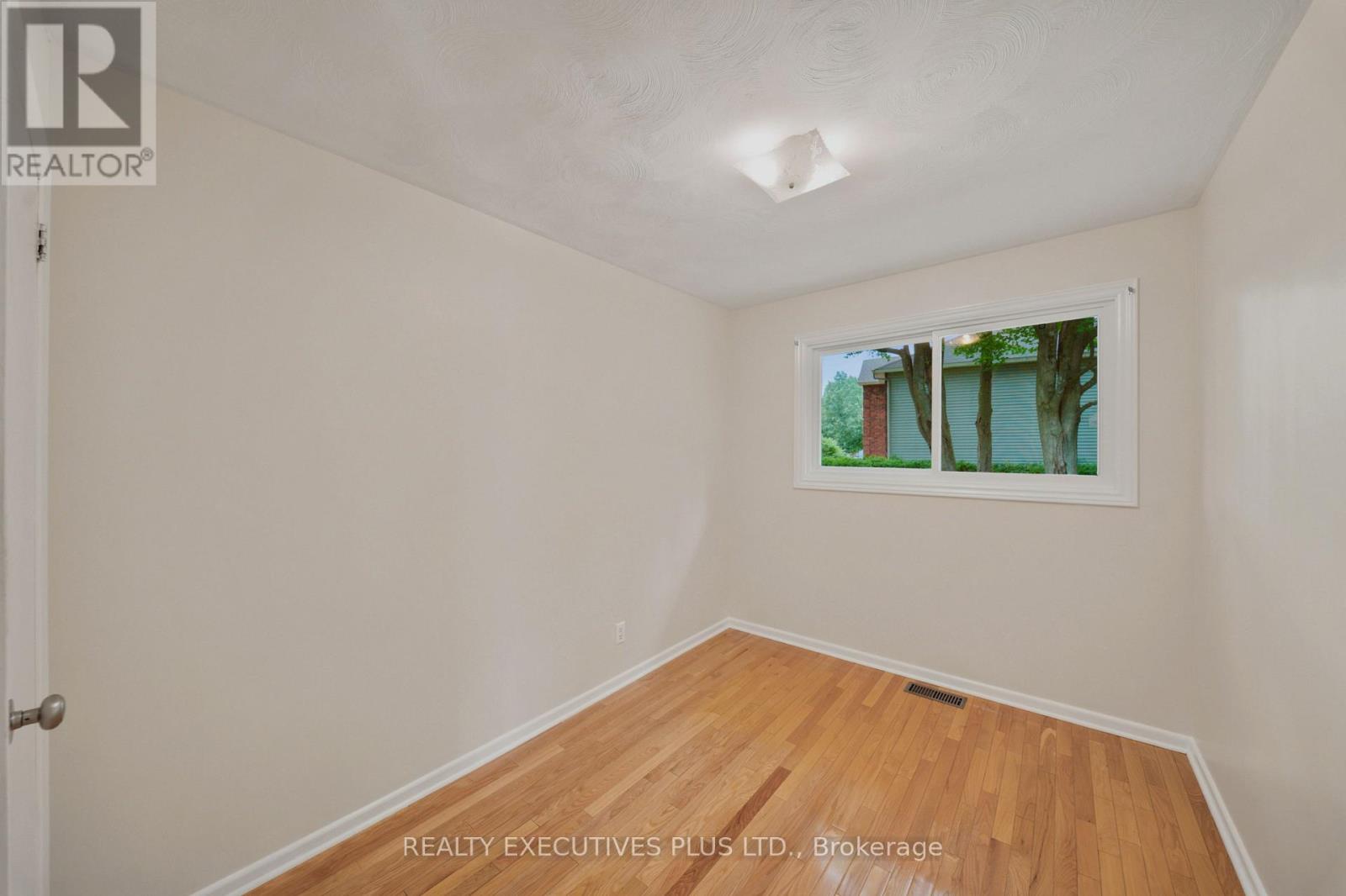2593 CLEROUX CRESCENT - 21