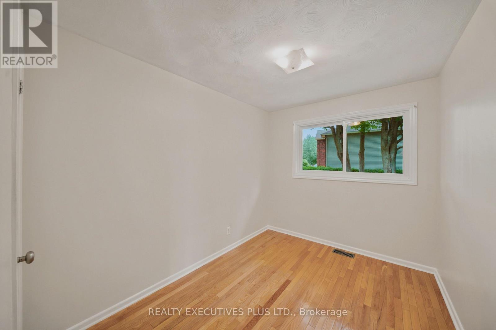 2593 CLEROUX CRESCENT - 22