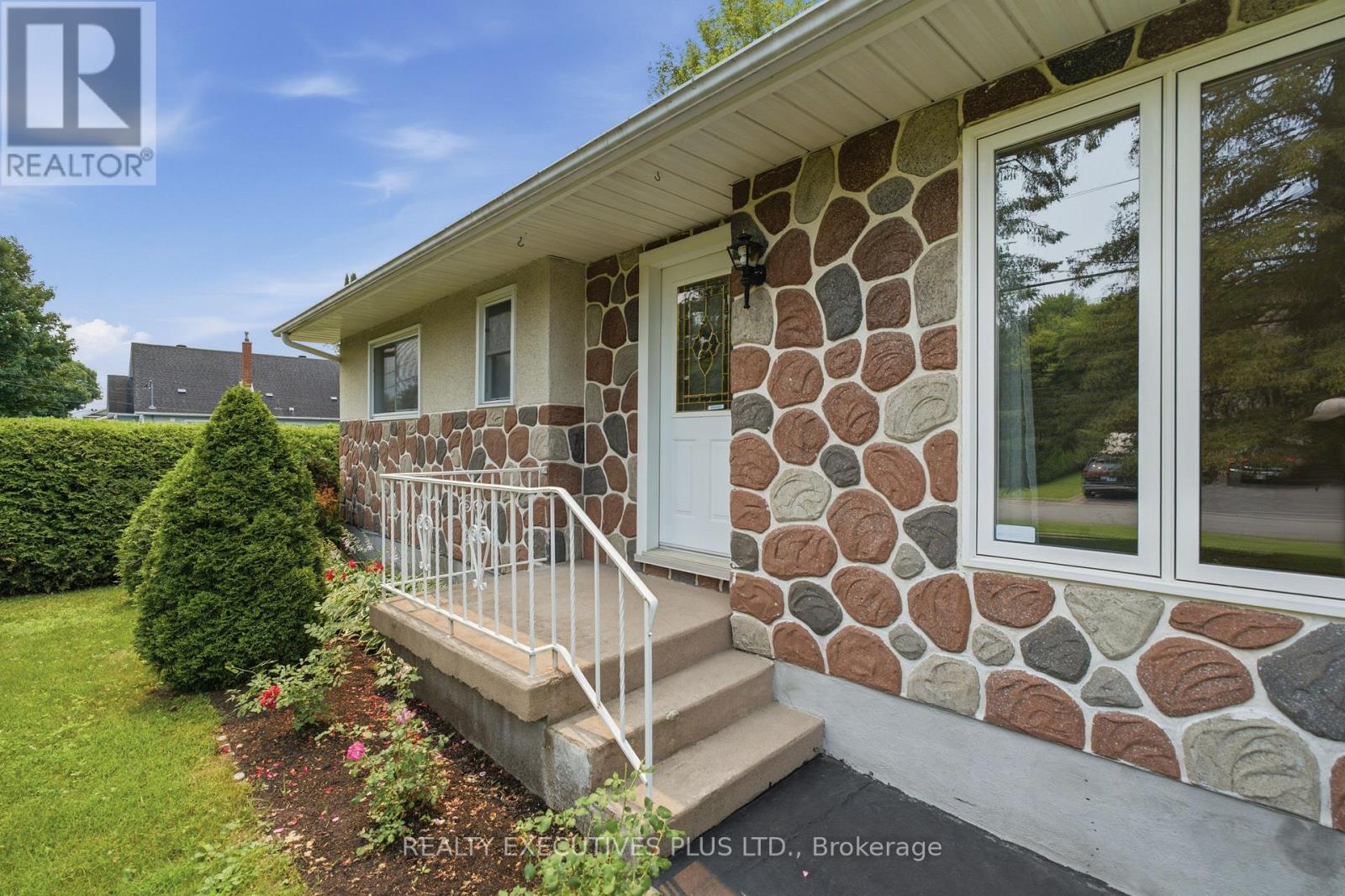 2593 CLEROUX CRESCENT - 4