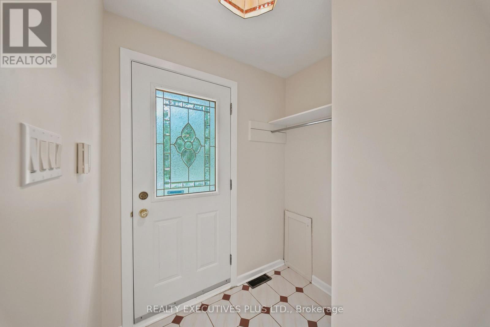 2593 CLEROUX CRESCENT - 6
