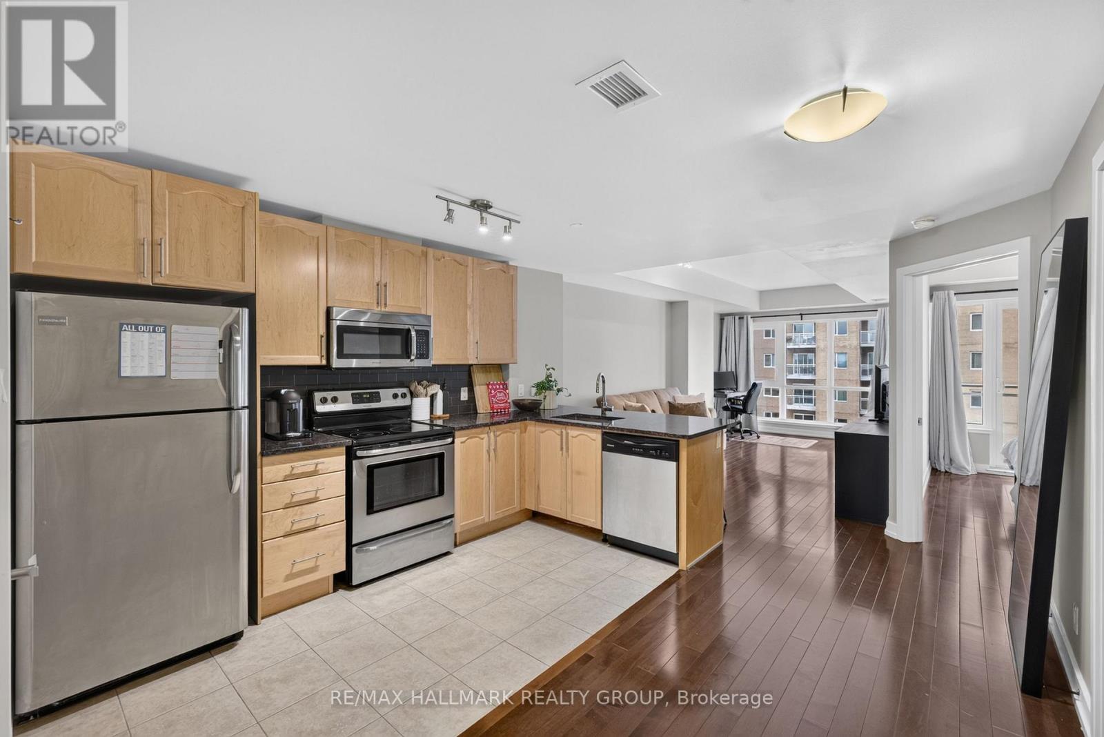 Condos for Rent in Ottawa – 606 – 330 TITAN PRIVATE, Ottawa – By Peter Sagos - Image 6