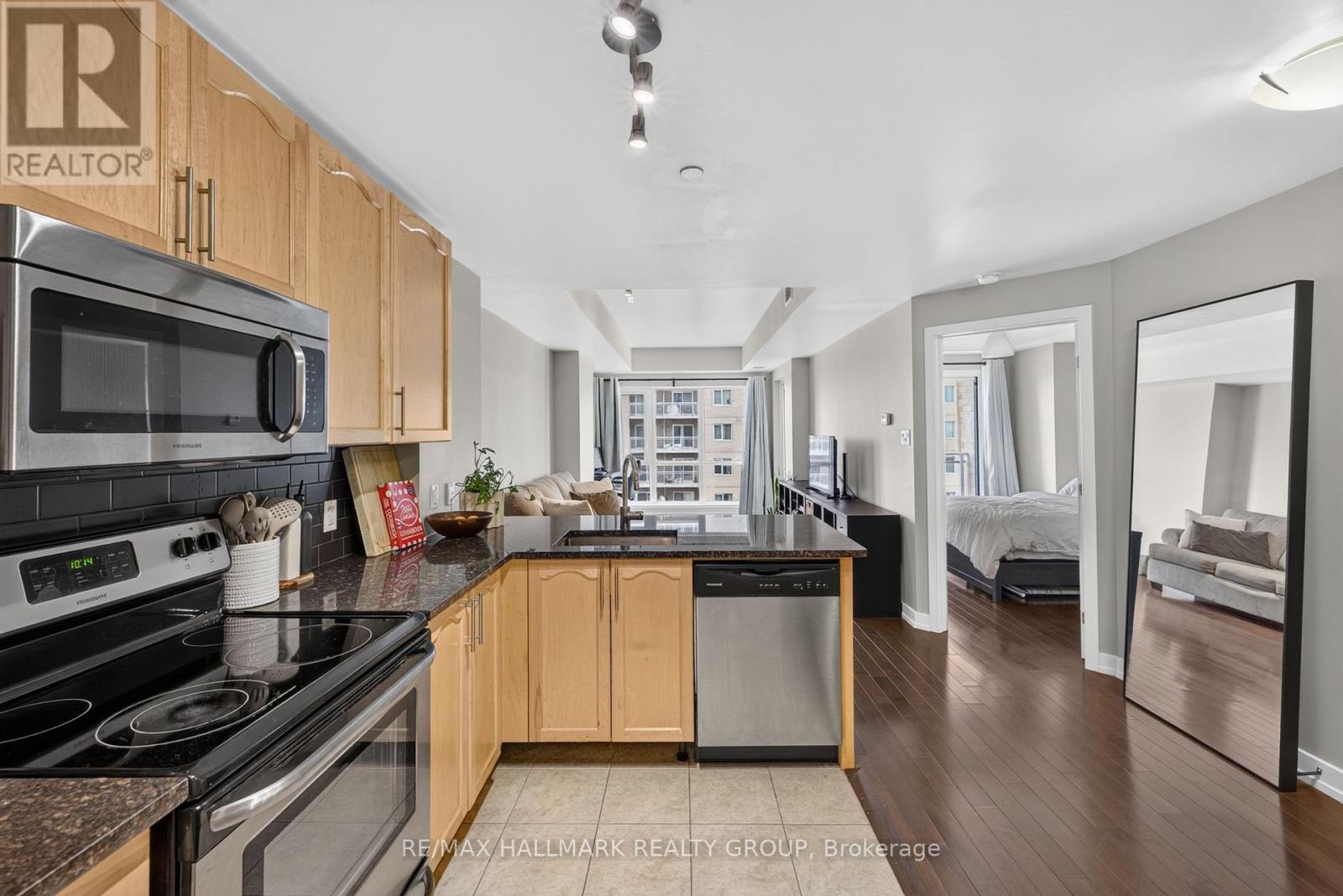 Condos for Rent in Ottawa – 606 – 330 TITAN PRIVATE, Ottawa – By Peter Sagos - Image 9