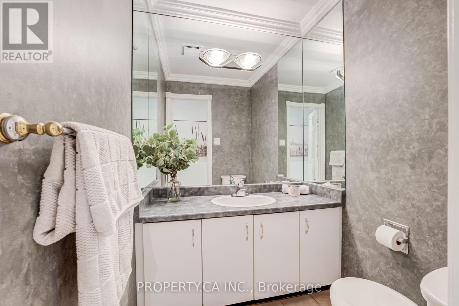 143 CAMBRIDGE CRESCENT - 18