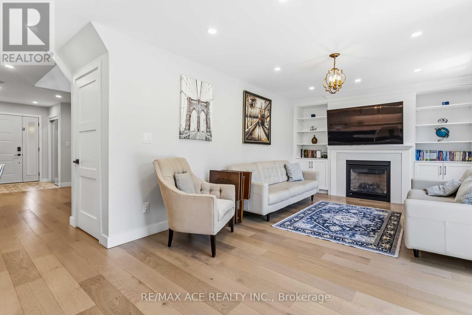 19 BARKER COURT - 18