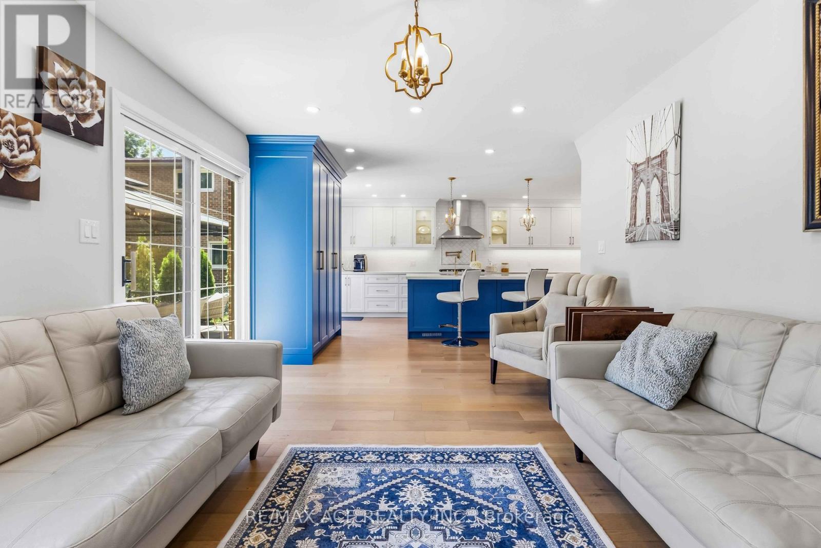 19 BARKER COURT - 22