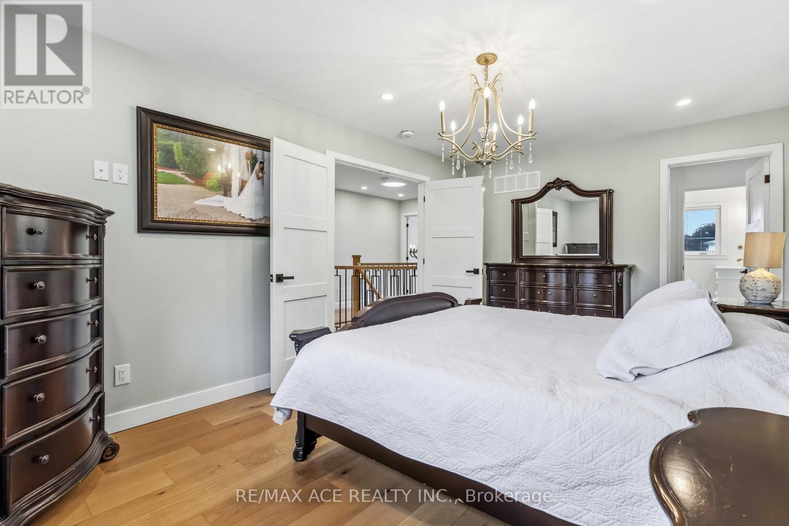 19 BARKER COURT - 29