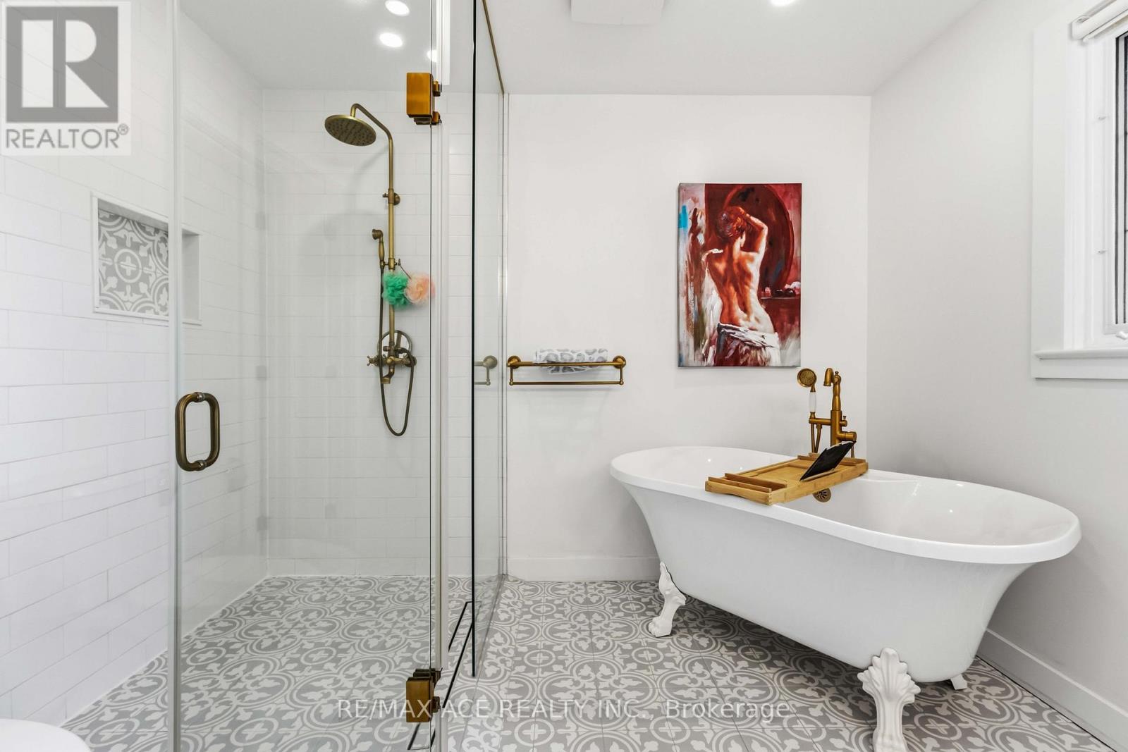 19 BARKER COURT - 32
