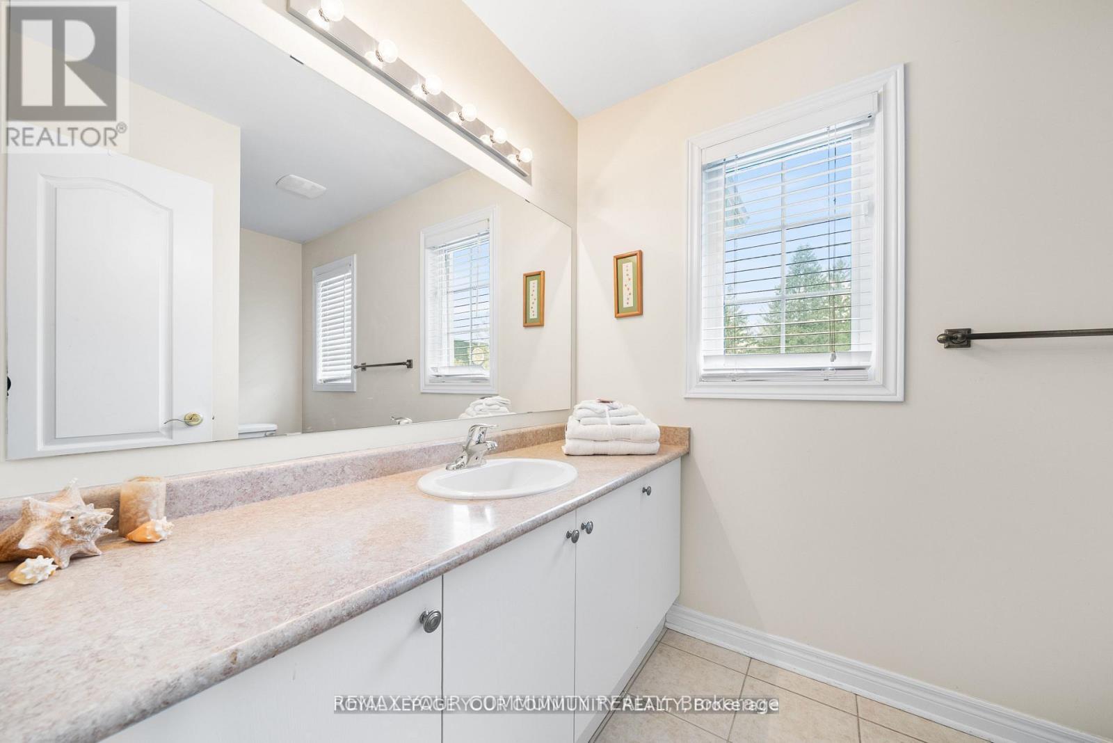 108 HEADWATER CRESCENT - 25