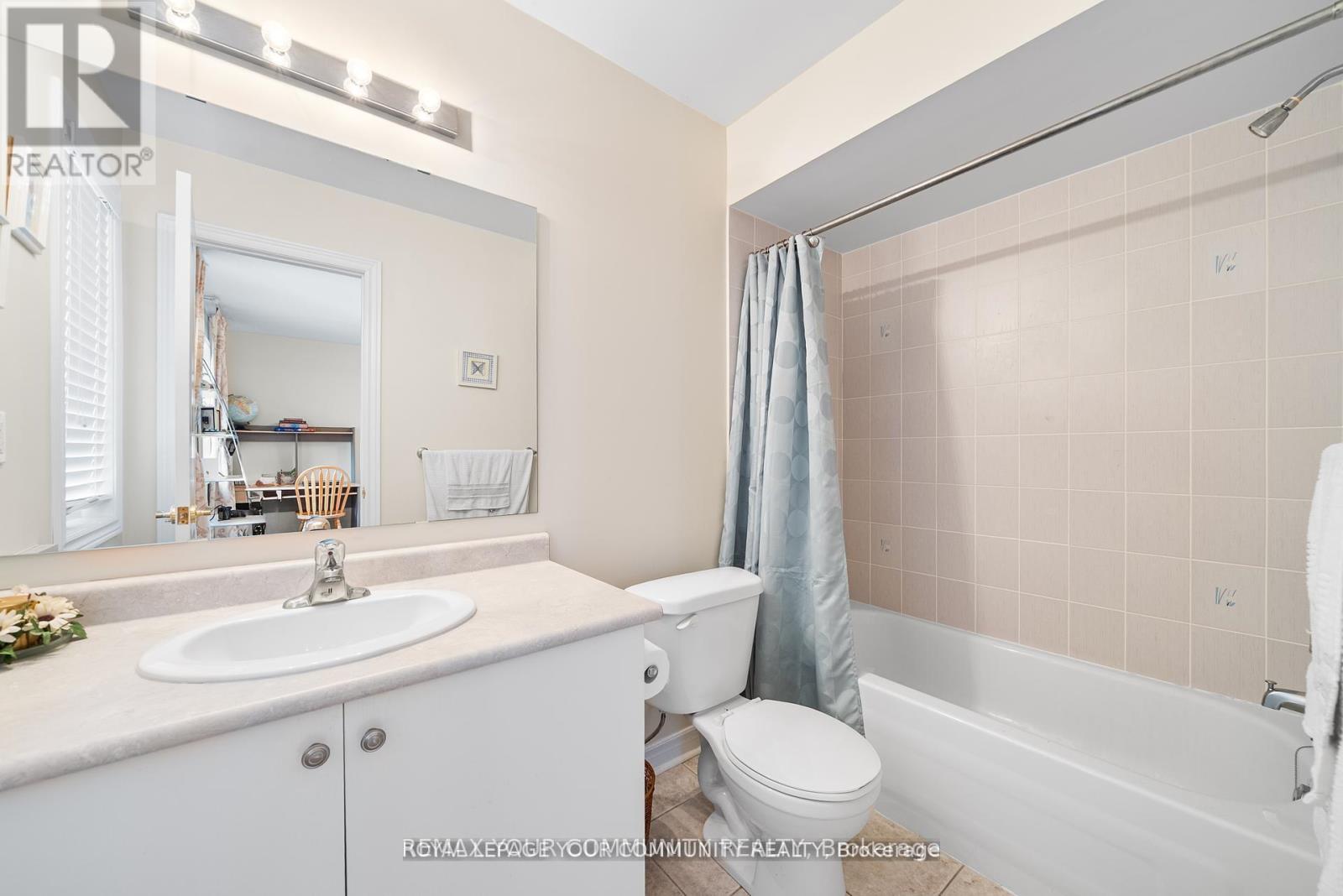 108 HEADWATER CRESCENT - 28