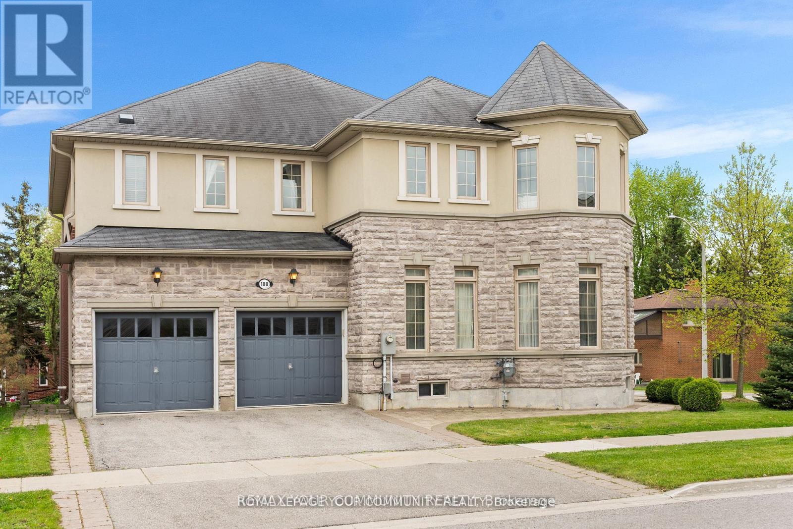 108 HEADWATER CRESCENT - 44