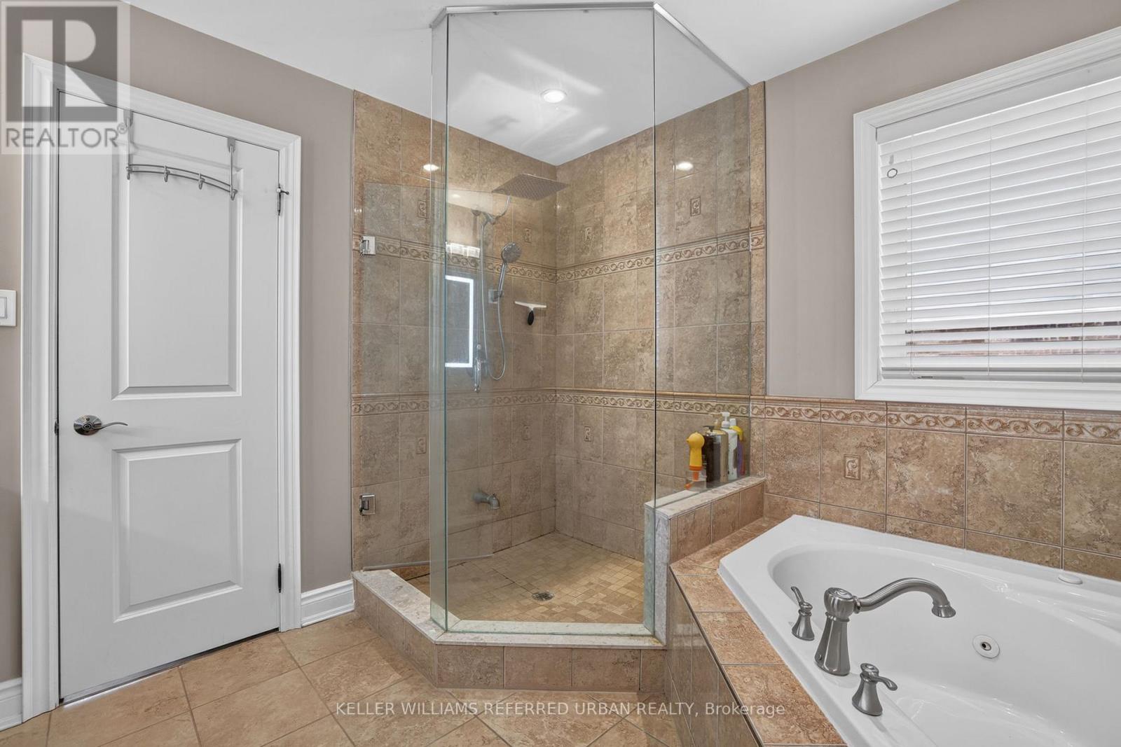 26 CHRISTINA CRESCENT - Image 24