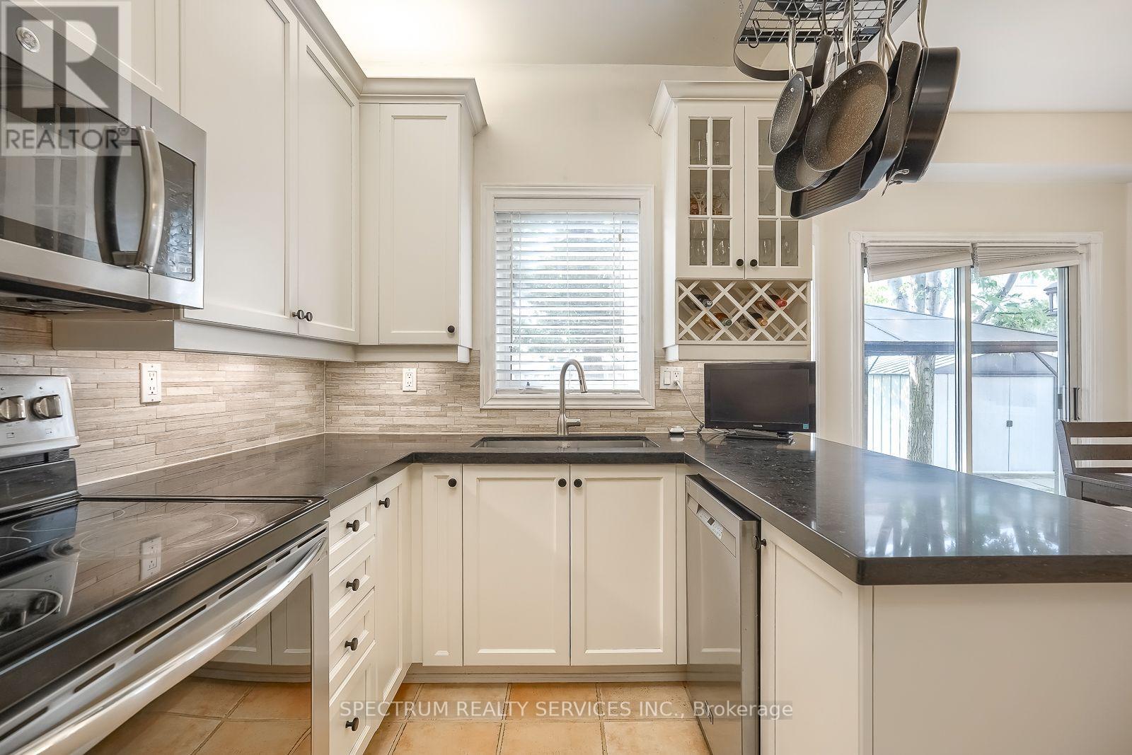 51 MONTEREY ROAD - 22