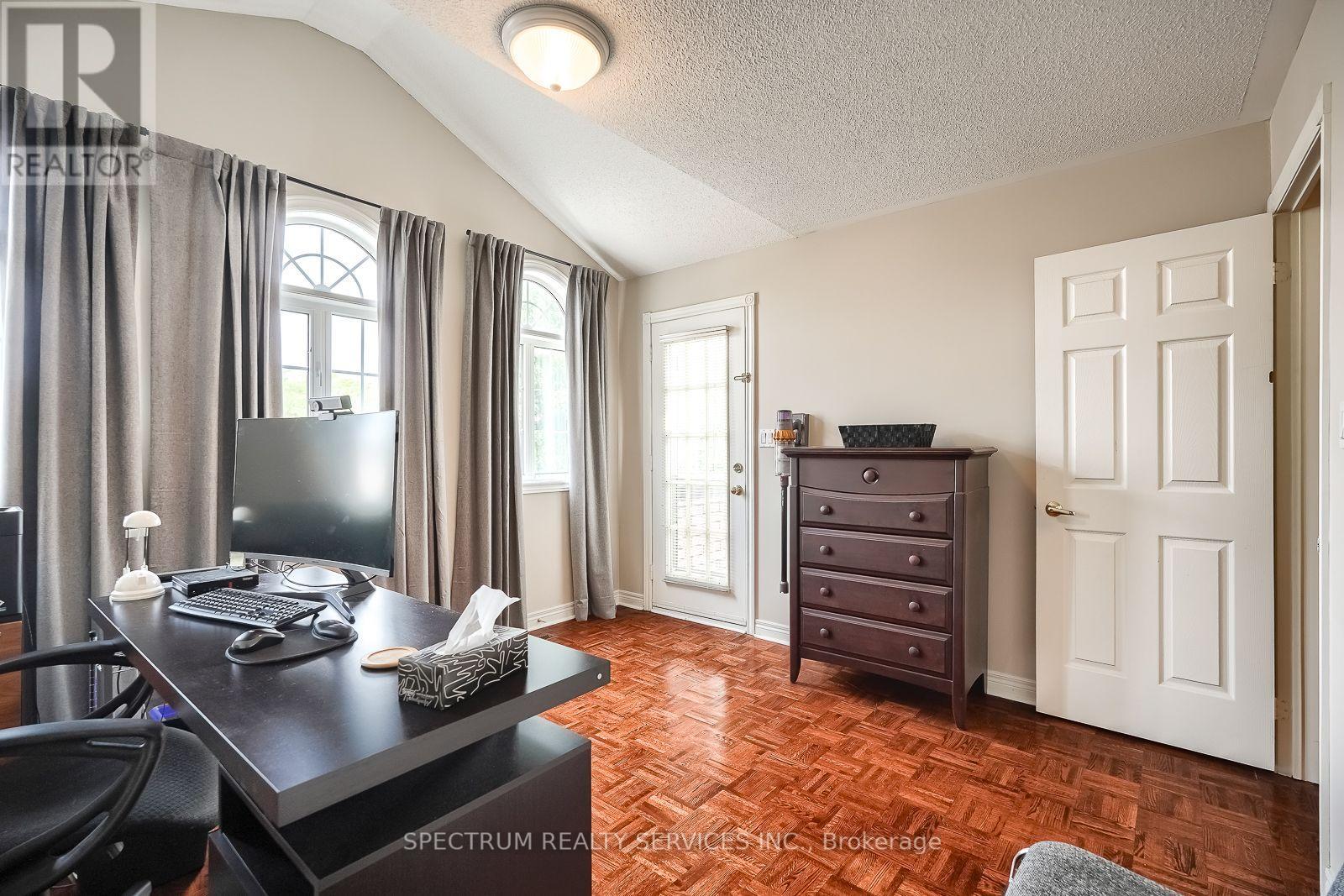 51 MONTEREY ROAD - 36