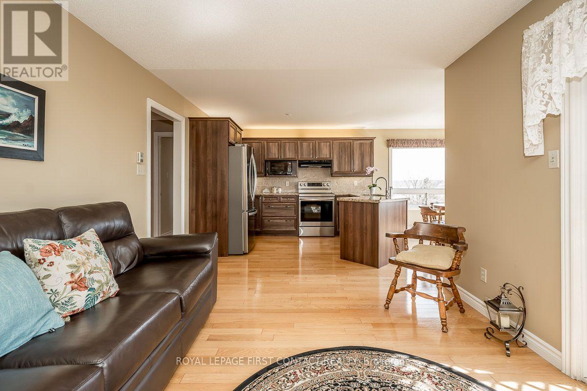 35 GIBBON DRIVE - 8