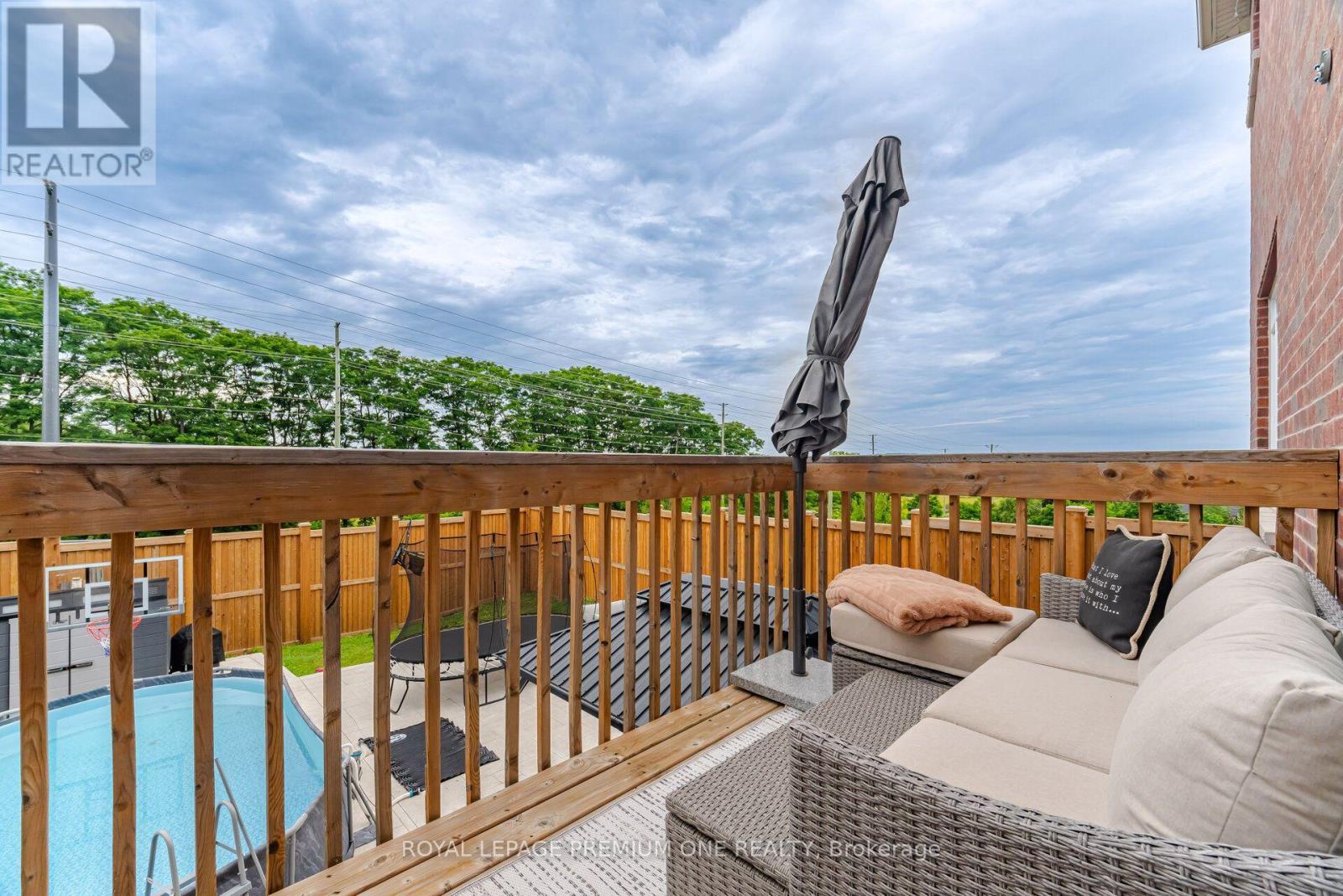 163 MUIRFIELD DRIVE - 12