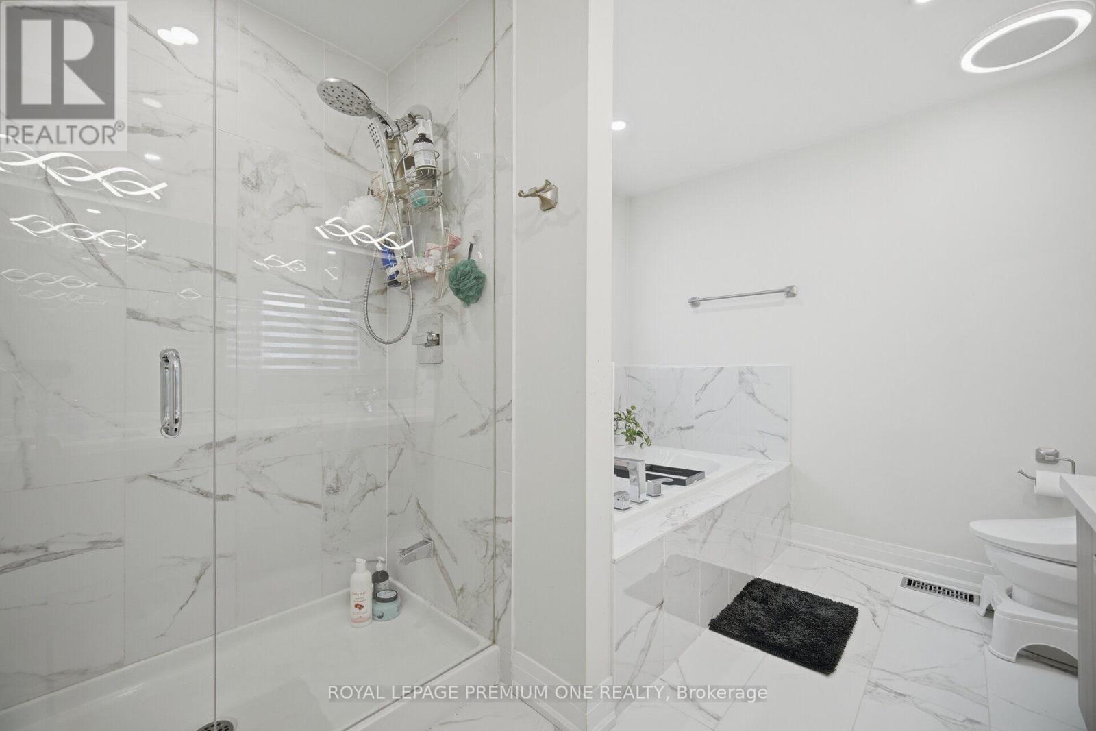 163 MUIRFIELD DRIVE - 20