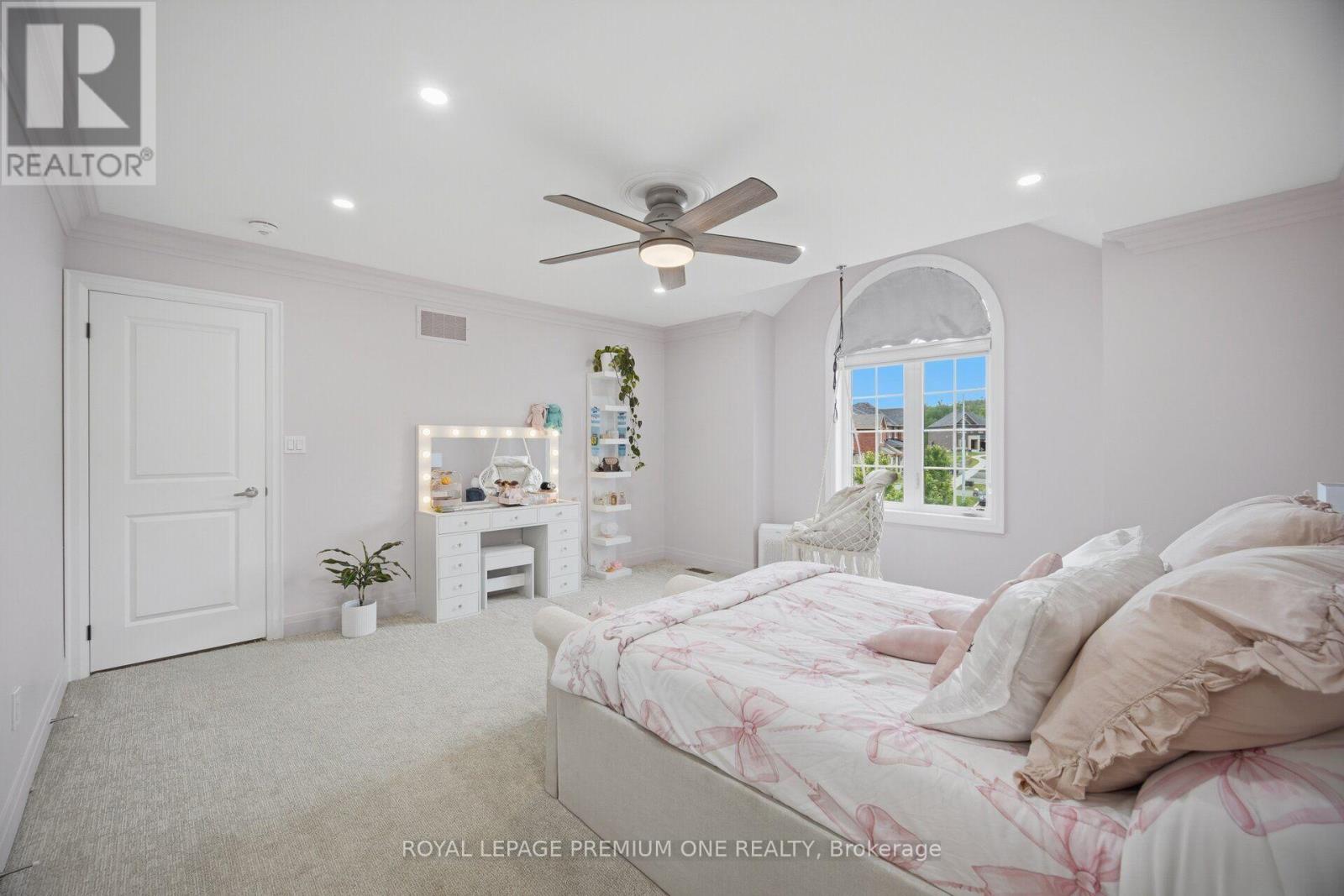 163 MUIRFIELD DRIVE - 24