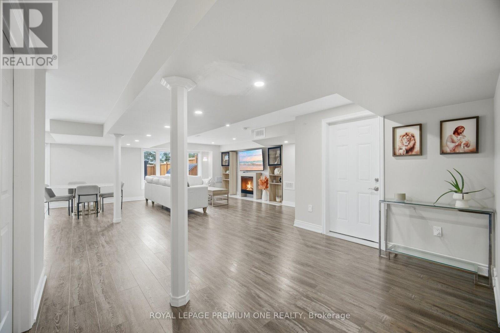 163 MUIRFIELD DRIVE - 34