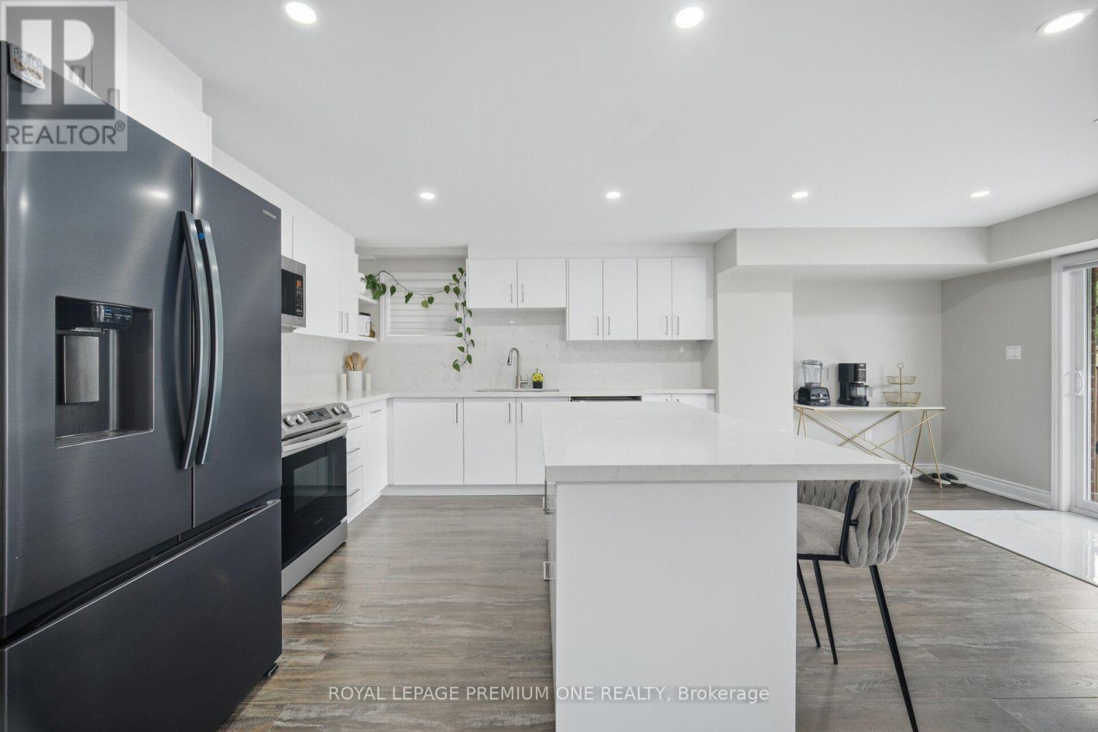 163 MUIRFIELD DRIVE - 38
