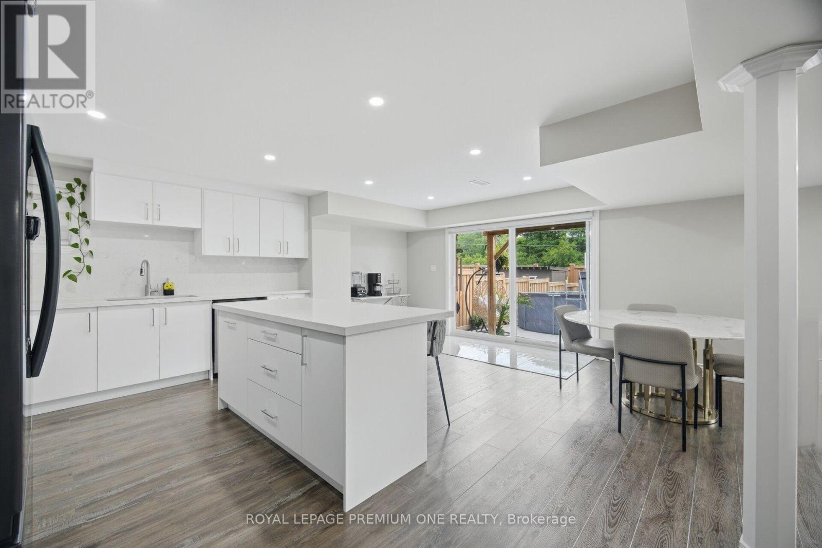 163 MUIRFIELD DRIVE - 39