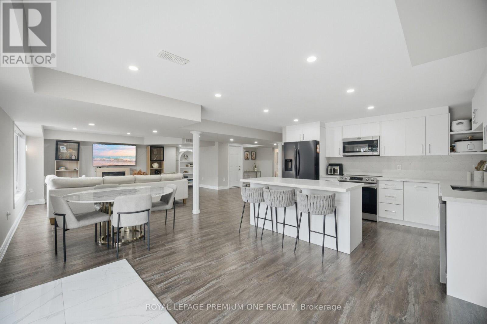 163 MUIRFIELD DRIVE - 41